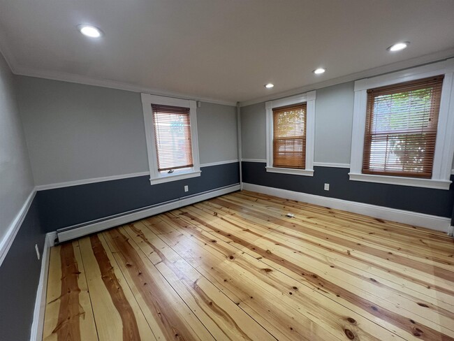 10 E Pearl St in Nashua, NH - Building Photo - Building Photo