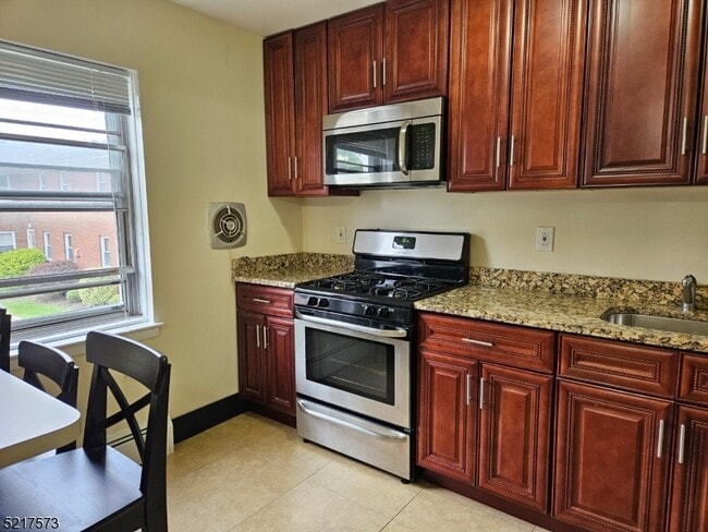 property at 1140 Valley Rd