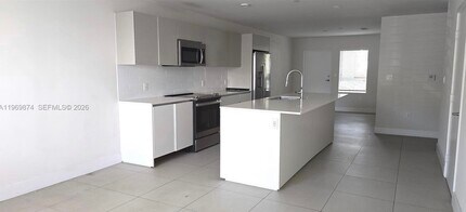 2535 NE 193rd St, Unit 3104 in Miami, FL - Building Photo - Building Photo