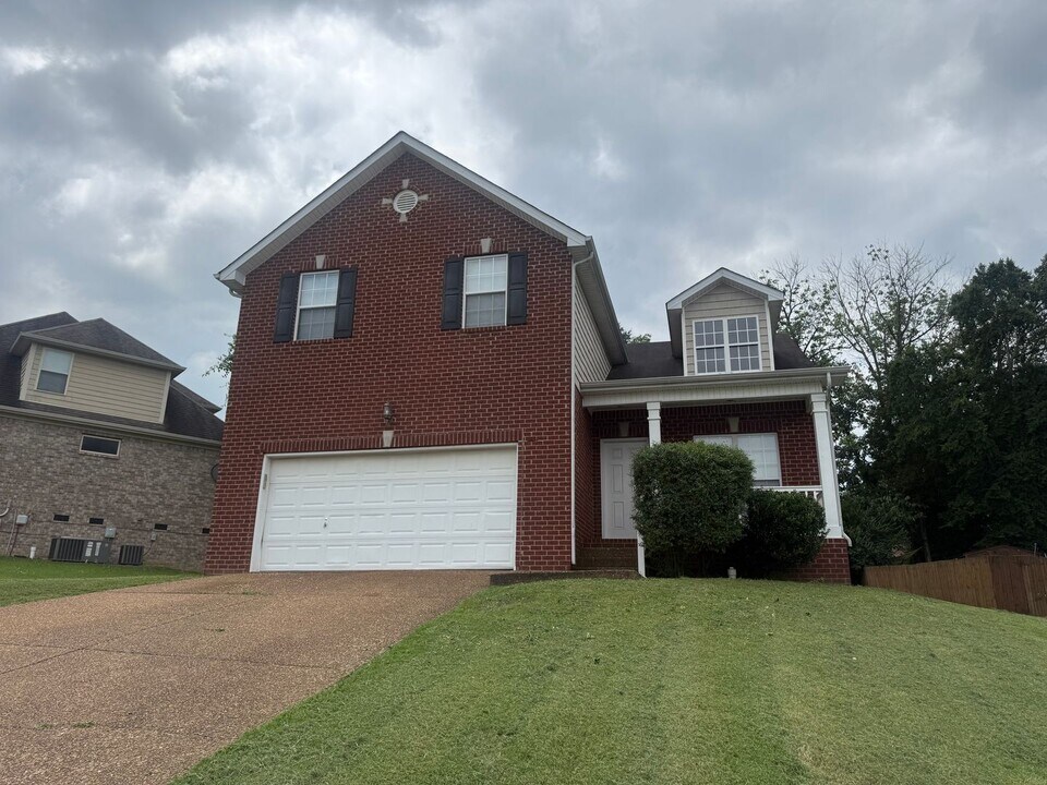 1213 Saddle Brk in Mount Juliet, TN - Building Photo