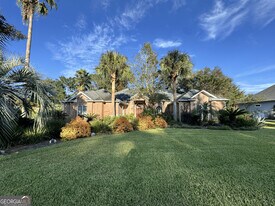 535 Cardinal Cir E in St. Marys, GA - Building Photo