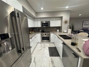 16430 Briar Patch Pl in Miami Lakes, FL - Foto de edificio - Building Photo