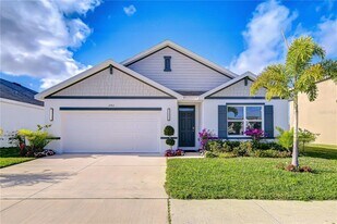 2763 Widewater Wy in Zephyrhills, FL - Building Photo
