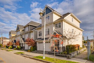 23740 Dyke Rd in Richmond, BC - Building Photo