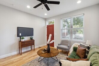 1325 S Dover St in Philadelphia, PA - Building Photo - Building Photo