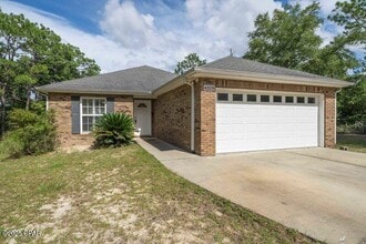4213 Leisure Lakes Dr in Chipley, FL - Building Photo - Building Photo