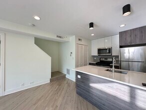 949 W Grace St in Chicago, IL - Building Photo - Building Photo