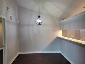 10119 Park Ln in La Porte, TX - Foto de edificio - Building Photo