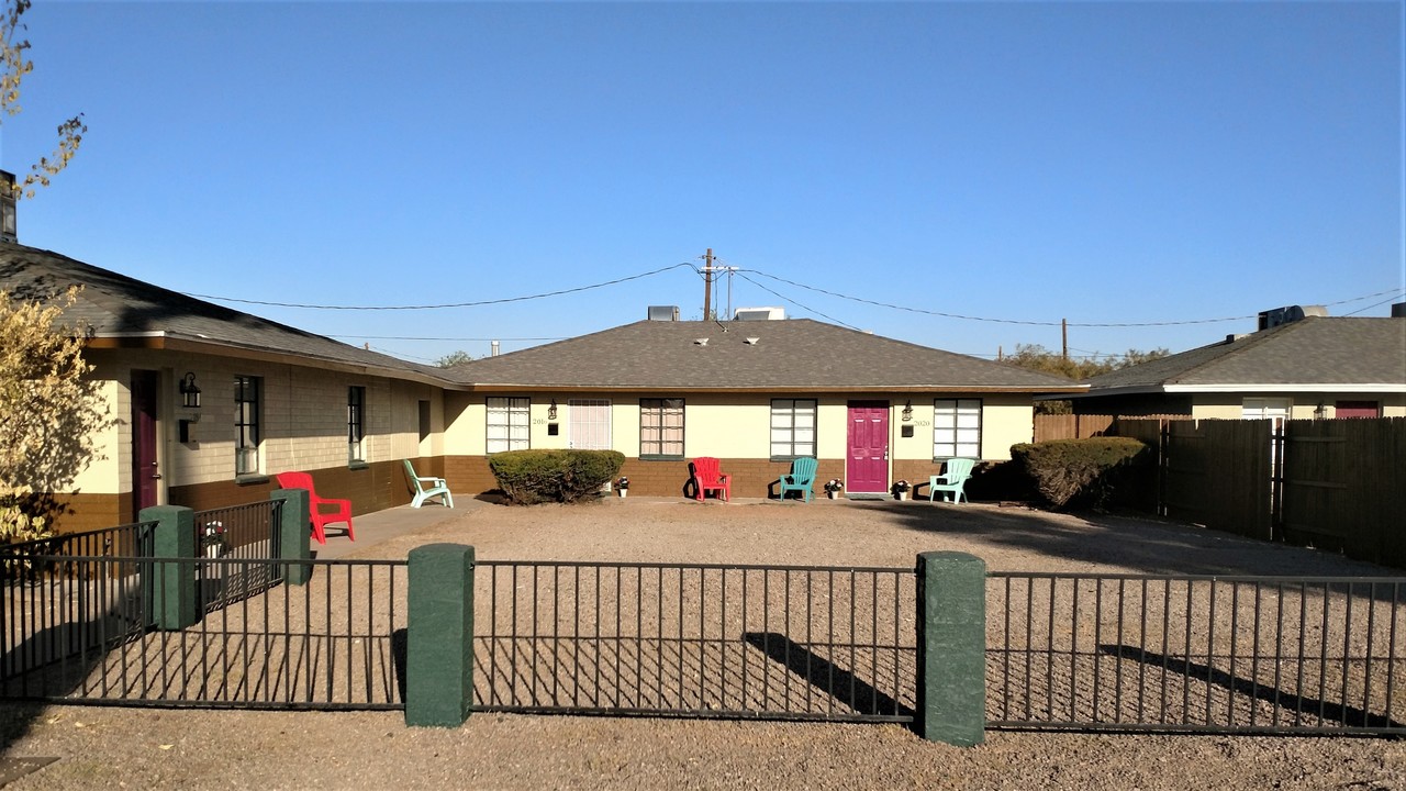 2014 N 17th St in Phoenix, AZ - Foto de edificio