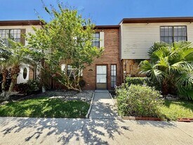 3416 Sunrise Villas Ct N in Tampa, FL - Building Photo