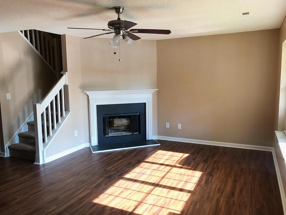 5734 Prescott Ct in Charlotte, NC - Building Photo