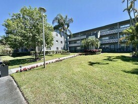 218 Suffolk F, Unit 218 in Boca Raton, FL - Building Photo