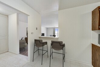 9801 Karlov Ave in Oak Lawn, IL - Building Photo - Building Photo