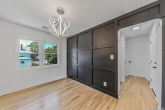 50 Laurel St in Floral Park, NY - Foto de edificio - Building Photo