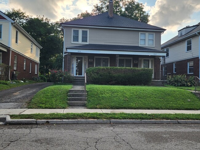 property at 1591 Lincoln Rd
