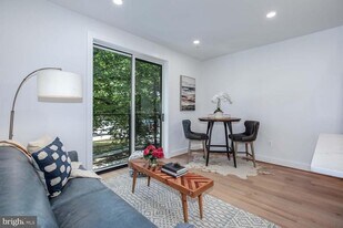 2601 30th St NE in Washington, DC - Building Photo