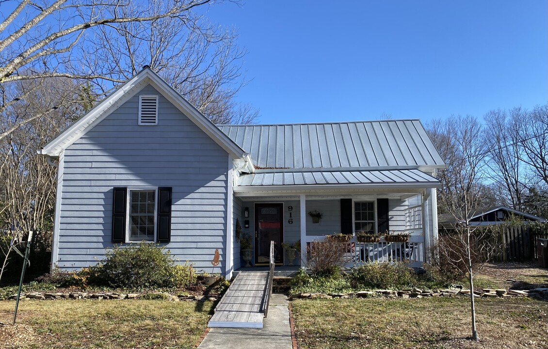 916 Carolina Ave in Durham, NC - Building Photo