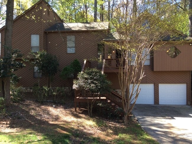 property at 4944 Tremont Dr NE