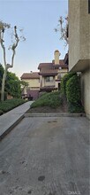 840 N Harbor Blvd in La Habra, CA - Building Photo - Building Photo