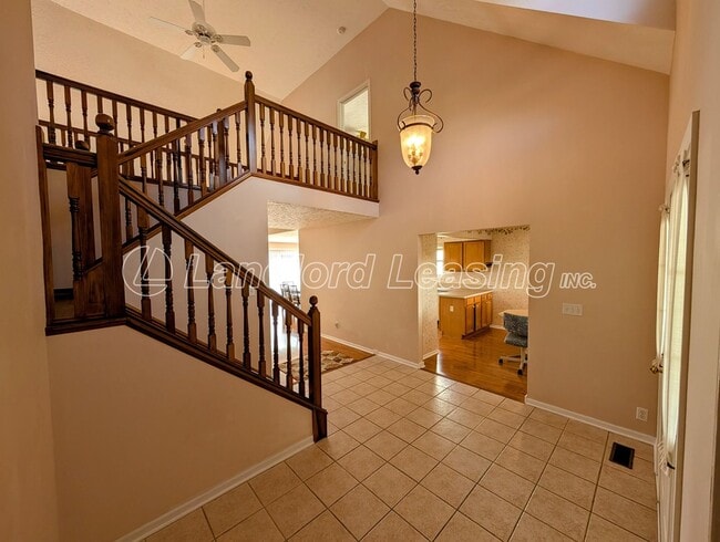 36133 Shade Tree Trail in Avon, OH - Building Photo - Building Photo