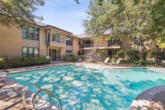 10717 Villager Rd in Dallas, TX - Foto de edificio - Building Photo