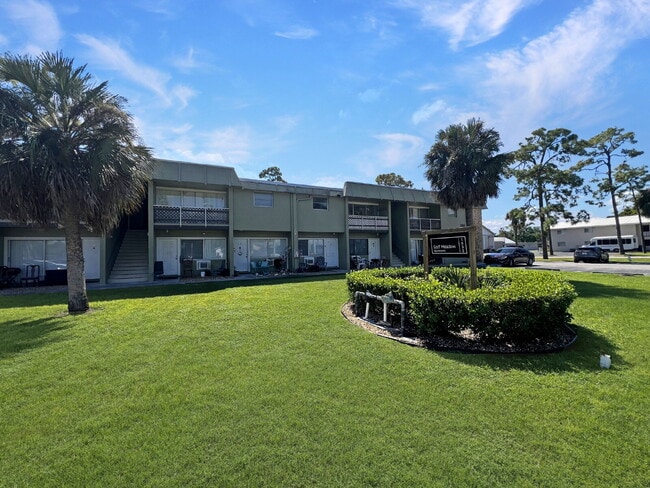 property at 1852 Golf View Ave
