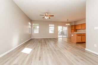 9476 Plover Falls Ave in Las Vegas, NV - Building Photo - Building Photo