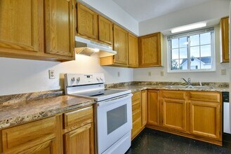 1413 W Allen St in Bloomington, IN - Foto de edificio - Building Photo