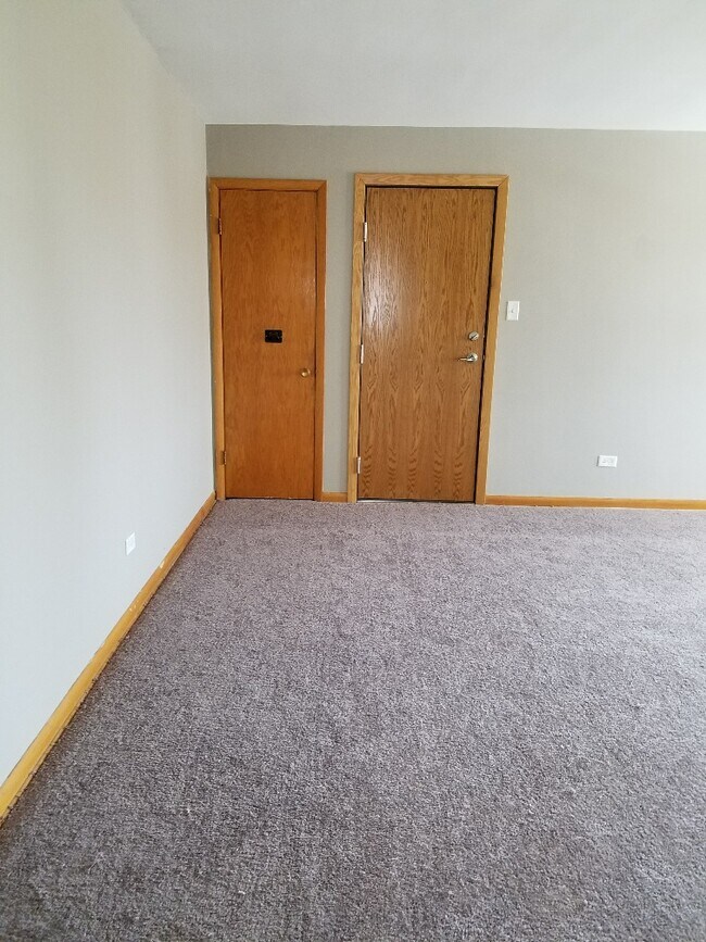 5819 W 54th Pl in Chicago, IL - Building Photo - Building Photo