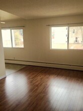 Capilano Court in Edmonton, AB - Building Photo - Building Photo