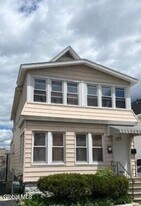 1025 Pleasant St in Schenectady, NY - Building Photo