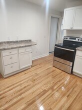 1932 Heath Ave, Unit April 2 in Madison, WI - Foto de edificio - Building Photo