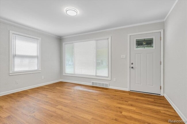 18466 Sumner in Redford Township, MI - Building Photo - Building Photo