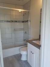 435 Bernard St, Unit 403 in Los Angeles, CA - Building Photo - Building Photo