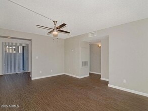 17805 N 40th St in Phoenix, AZ - Building Photo - Building Photo
