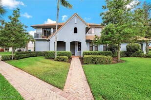 1383 Artesia Dr E in Naples, FL - Building Photo