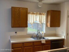 7086 Shady Pine Ct in Jacksonville, FL - Building Photo - Building Photo