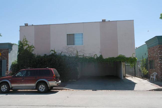 7236 Remmet Ave in Canoga Park, CA - Building Photo - Building Photo