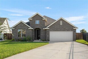 21 Escondido Pass in McAllen, TX - Building Photo