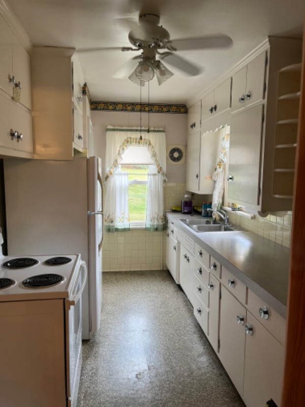 125 Dutch Ln in Hermitage, PA - Building Photo - Building Photo