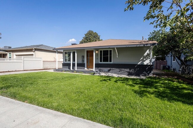 816 N Keystone St in Burbank, CA - Building Photo - Building Photo