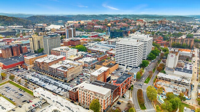 418 S Gay St, Unit 604 in Knoxville, TN - Foto de edificio - Building Photo