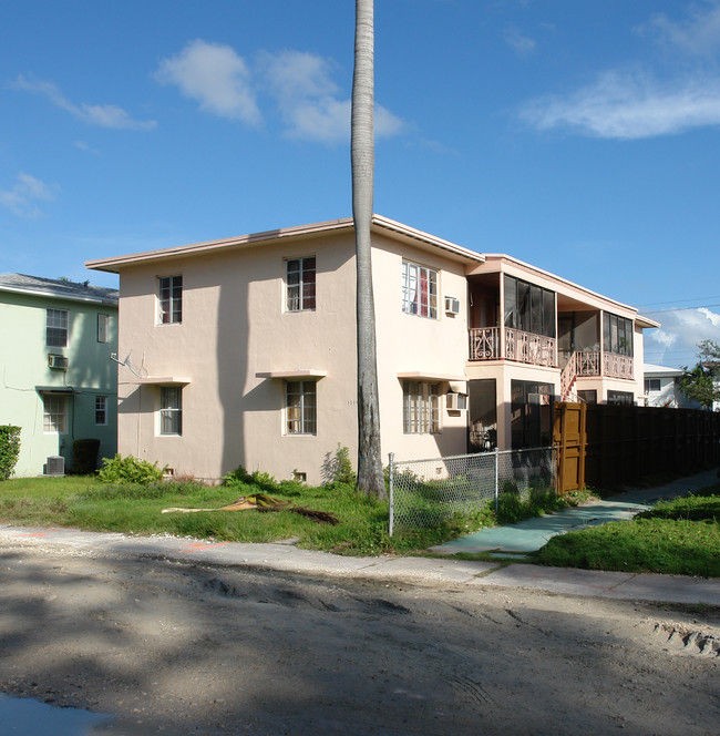 1779 Marseille Dr in Miami Beach, FL - Building Photo - Building Photo