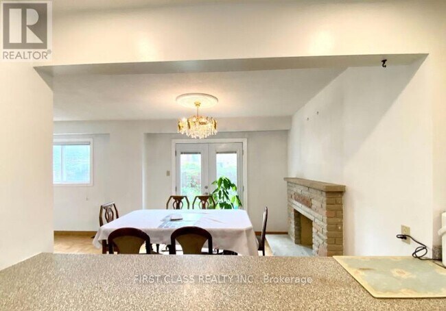 84 Homedale Dr in Toronto, ON - Building Photo - Building Photo
