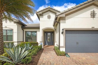 9117 Balsamo Dr. in Palm Beach Gardens, FL - Building Photo - Building Photo
