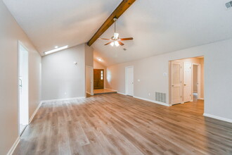 10074 Delano Dr E in Jacksonville, FL - Building Photo - Building Photo