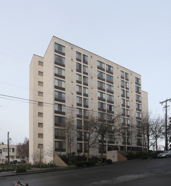 Alaska House Apartments in Seattle, WA - Foto de edificio - Building Photo