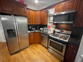 572 Liberty Ave in Jersey City, NJ - Building Photo - Building Photo