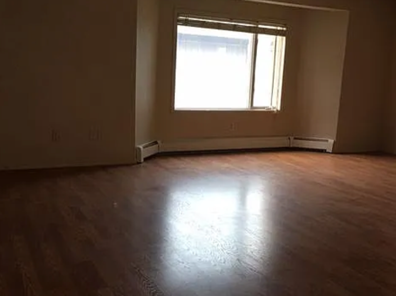 8008 E 10th Ave in Anchorage, AK - Building Photo