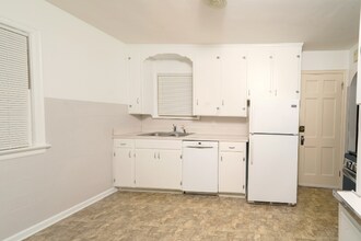 3584 Palmerston Rd, Unit Down in Shaker Heights, OH - Foto de edificio - Building Photo